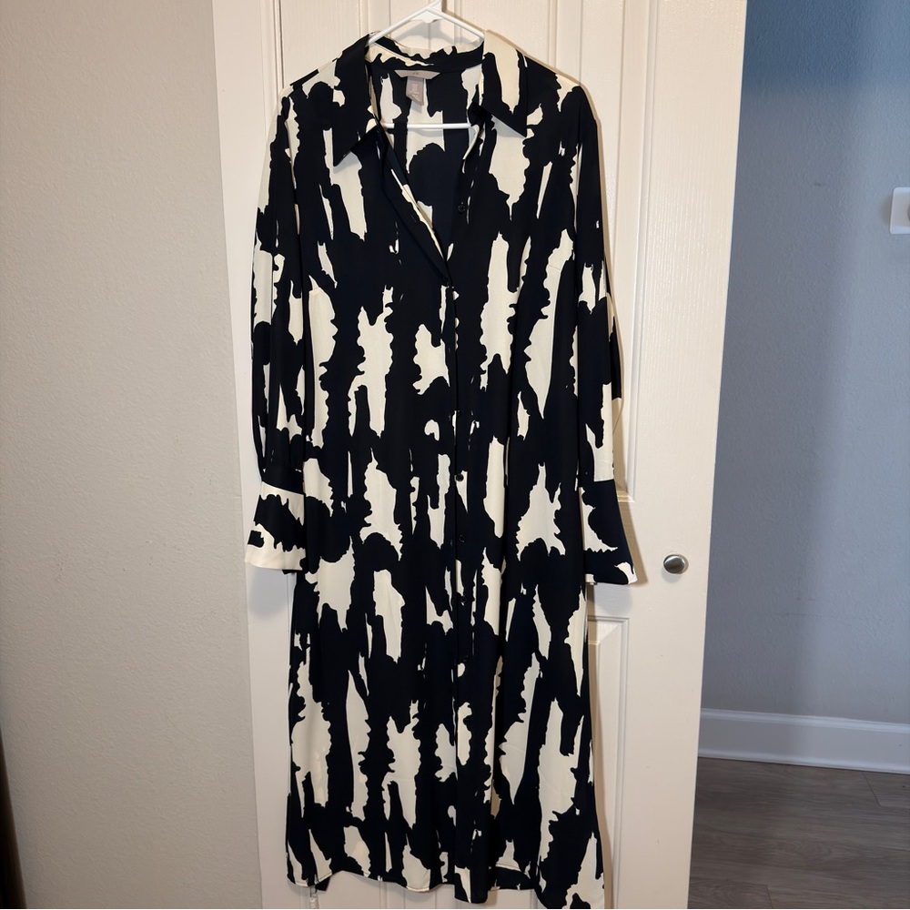 H&M Black and White Long Sleeve Midi Dress